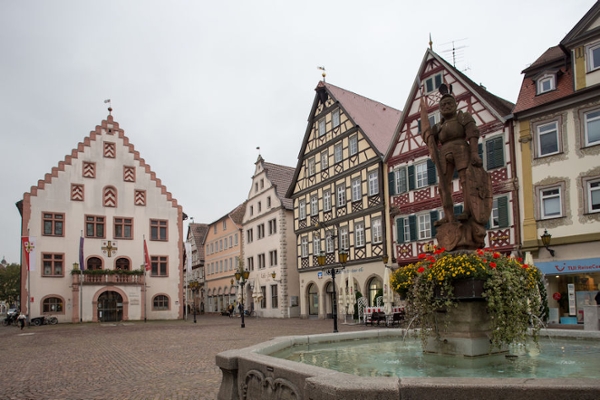 Der Brunnen am Marktplatz von Bad Mergentheim Der Brunnen am Marktplatz von Bad Mergentheim